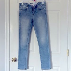 BCBGeneration Size 26 Denim Stretch Skinny Jean!